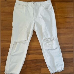 Universal Thread women’s vintage straight jean | size 34R in color cream